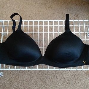 Victoria's Secret Body by Victoria Bra in Black 36D